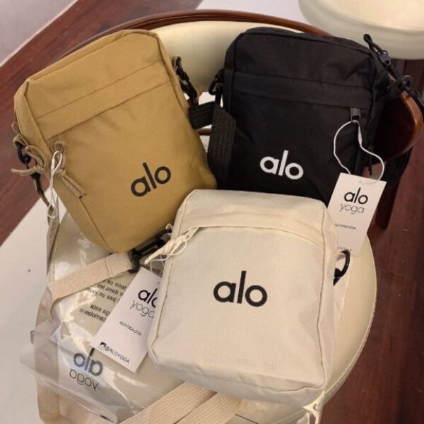 Alo Yoga 限量版簡約小挎包