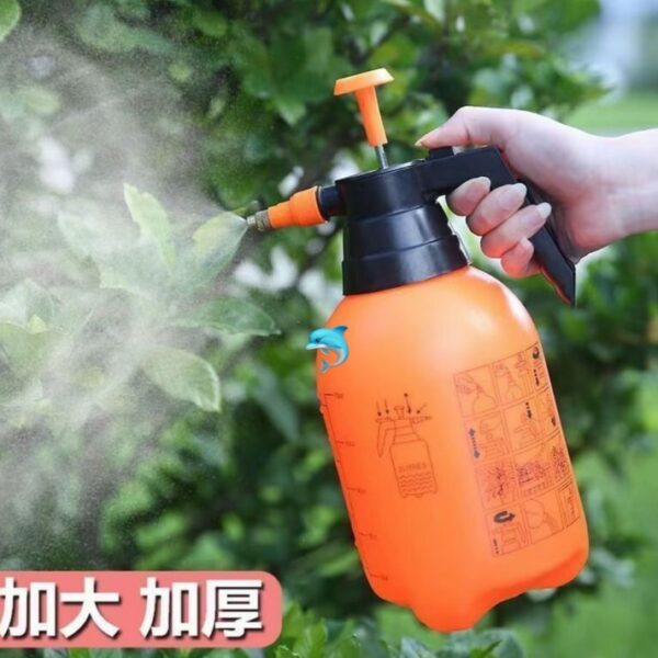 【買一送一】橙色氣壓式噴水壺
